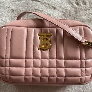 Burberry bag in pink with gold